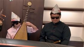 ▲「OctoEast八荒印痕」團員以孝子打扮，演奏精妙的國樂。（圖／OctoEast八荒印痕　授權）