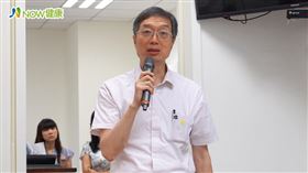 名家專用／NOW健康／衛福部心口司司長諶立中表示，年輕族群自殺人數增加，除心理輔導外，同時希望建築法規能夠修正，增加女兒牆與圍籬高度。(勿用)