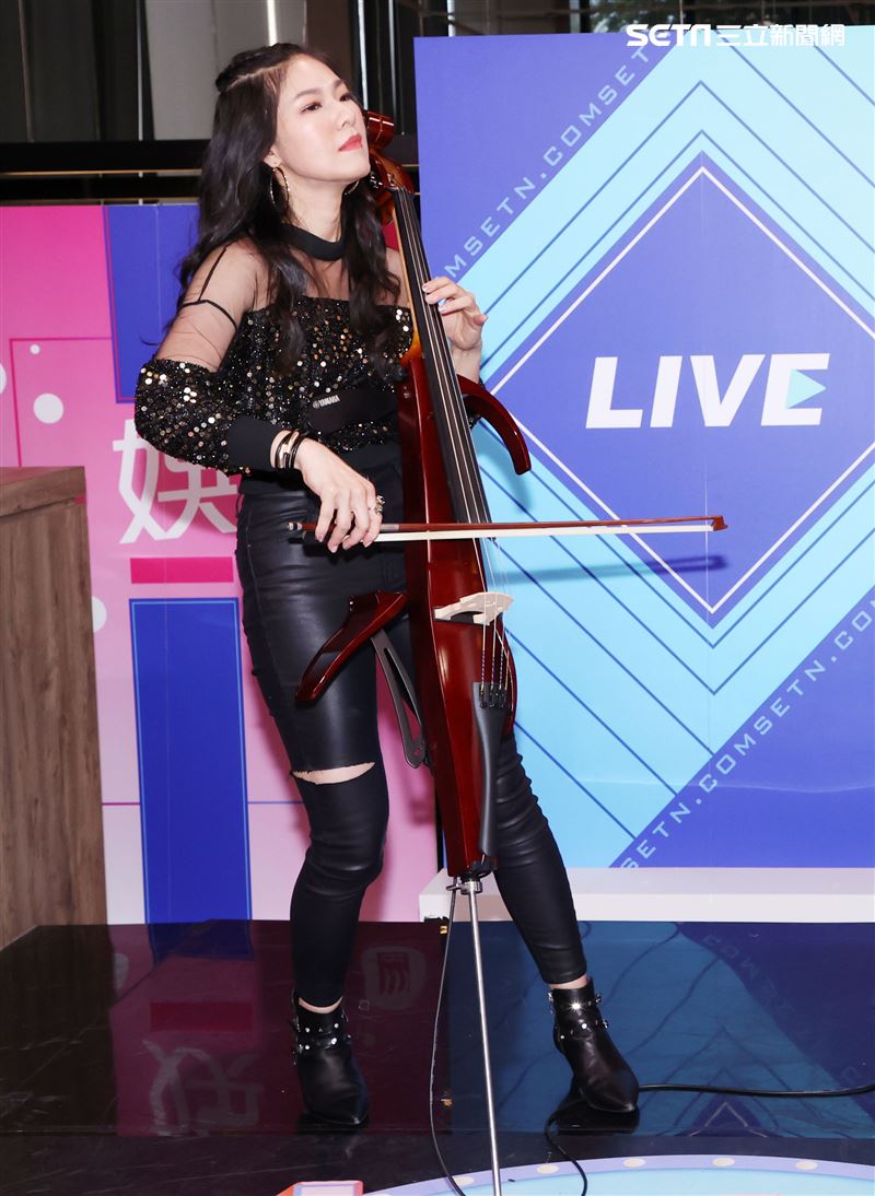 嫚凌安安大明星。（記者邱榮吉/攝影）