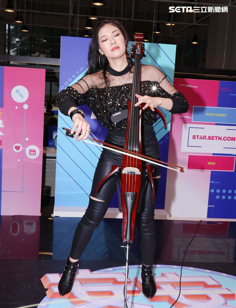 嫚凌安安大明星。（記者邱榮吉/攝影）