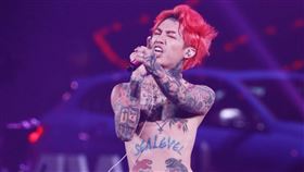 謝和弦失控小巨蛋 記者邱榮吉攝影