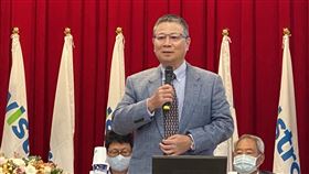 緯創林憲銘談今年景氣代工廠緯創18日召開股東常會，董事長林憲銘表示，今年景氣可能呈現U型復甦，最差可能變L型。中央社記者吳家豪攝  109年6月18日