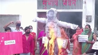 印度氣炸！火燒「習近平」狂摔中國貨
