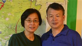 牧師娘鐘玉如為弱勢孩童免費課輔牧師娘鐘玉如（左）在2006年2月隨同當牧師的先生李國煒（右）從台北南下嘉義服務，為弱勢的學童開辦免費課輔班已經14年。中央社記者蔡智明攝  109年6月18日