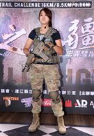 軍武安妮現場表演3分鐘步槍拆解數。（記者邱榮吉/攝影）