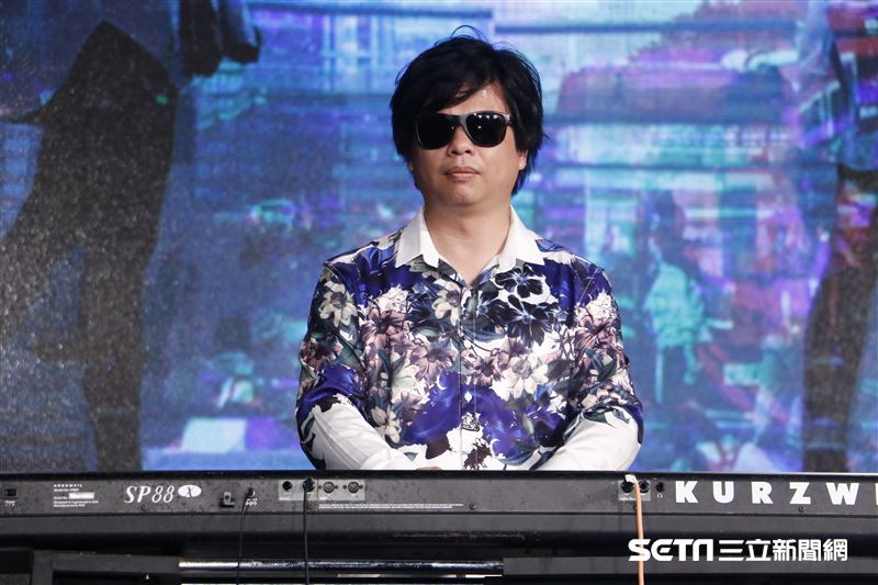 曾菀婷替王晴微寫真EP發表站台。（圖／記者林聖凱攝影）