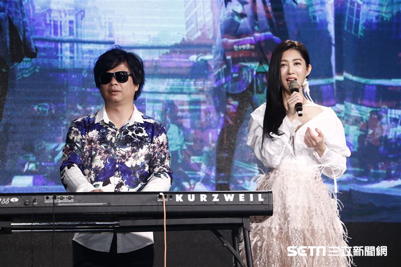 曾菀婷替王晴微寫真EP發表站台。（圖／記者林聖凱攝影）