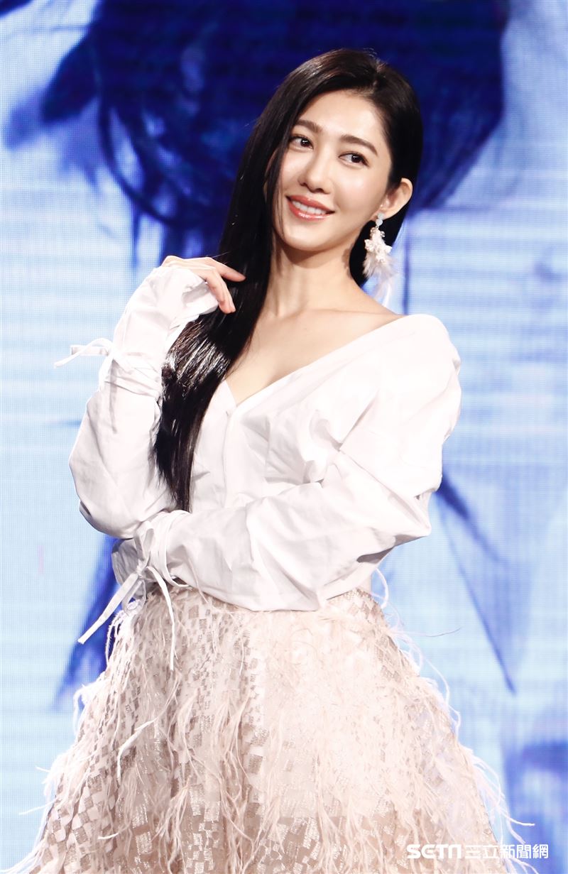 曾菀婷替王晴微寫真EP發表站台。（圖／記者林聖凱攝影）