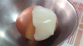 全台飆高溫熱炸！雞蛋放車上4小時　敲開竟變「日本料理」（圖／翻攝自爆廢公社公開版）