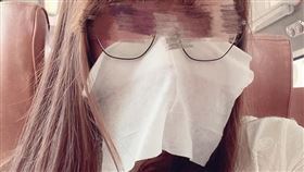 口罩放口袋搞丟！她「搭公車」一招秒變身　網笑翻：太高明（圖／翻攝自爆廢公社臉書）