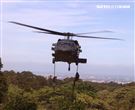 UH-60黑鷹直升機實施特戰人員垂降滲透。（圖／記者邱榮吉攝影）