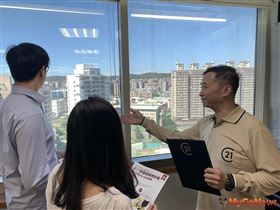 購買婚房該注意的大小事不少，包括挑選物件、登記問題、房貸申辦等。（圖／21世紀不動產）