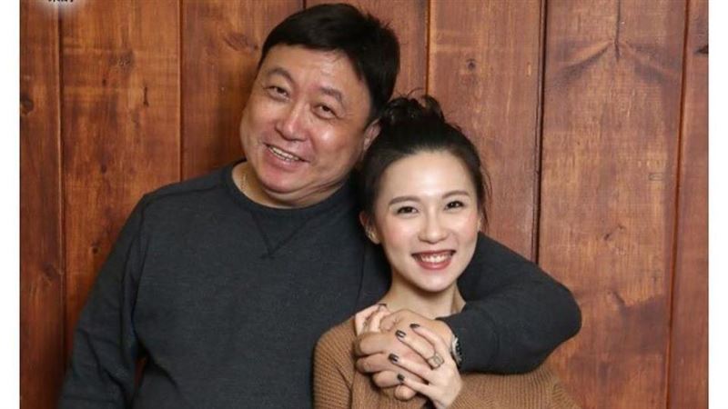 王晶推女兒拍三級片　中空辣露雪白乳