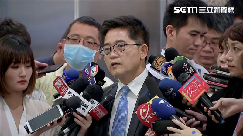 江啟臣曾恭喜！黃健庭： 一晚就變了