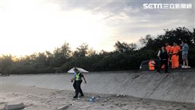 桃園市龍男及妻子虐死女兒後埋屍沙灘。（圖／翻攝畫面）