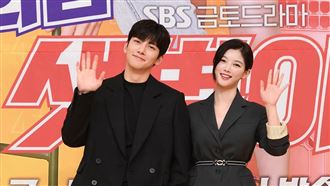 邪惡嫩妹狂誘惑！男神有女友也凍未條