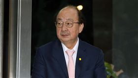 蘇貞昌與民進黨南部立委餐敘　柯建銘出席為了加強行政立法溝通，行政院長蘇貞昌25日晚間與南部民進黨立委餐敘，民進黨立院黨團總召柯建銘（圖）出席。中央社記者郭日曉攝　109年5月25日