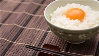 雞蛋「生吃」會禿頭？ 營養師破解3大迷思