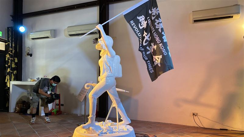 匯集反送中意象作品　港青展抗爭精神