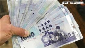 新台幣、千元,紙鈔,鈔票(圖／記者邱榮吉攝影)