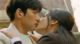 遭女友發好人卡！男神再被學生妹強吻