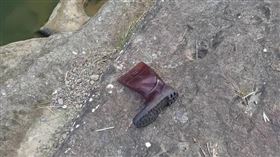 種菜.溺水.溪邊.浮屍,雨鞋,鐮刀,平溪