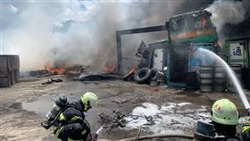 高雄,火警,汽車回收廠,橋頭區,濃煙,黑煙