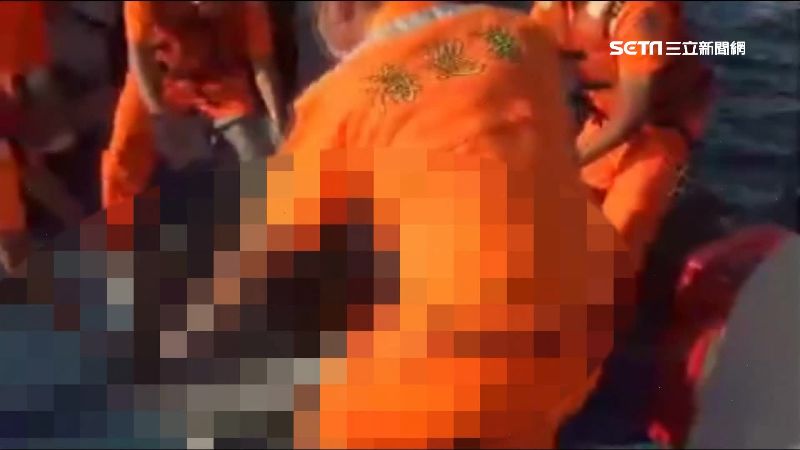 無頭屍漂鵝鑾鼻外海　海巡打撈畫面曝