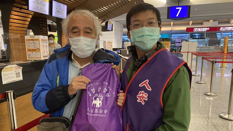 獨／旅台日人流落街頭　返鄉淚喊謝謝