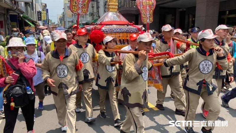 獨／走到不能走為止…大甲媽女轎伕曝