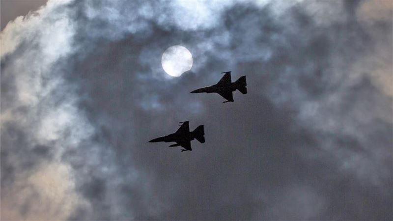 國防部神攝日蝕！F16戰機絕美同框