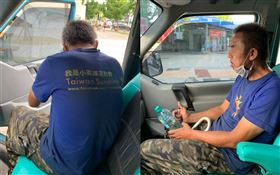「市場怎麼走？」好心男載問路遊民…曝心酸背景：那是起點（圖／翻攝自爆廢公社臉書）