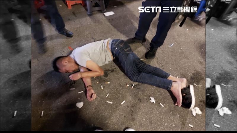 苗栗夜市斧頭尋仇　男驚悚倒臥攤販區