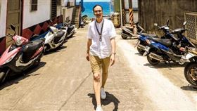 ▲前新北市長朱立倫，昨日下午前往台東蘭嶼，參加捐贈敬老眼鏡公益活動。（圖／翻攝自朱立倫臉書）

