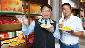 2020臺南國際芒果節在遠百信義A13 4樓舉辦開幕記者會，現場販售許多芒果禮盒與相關產品。（圖／業者提供）