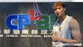 文化大學中心打者董秉軒報名中職選秀。（圖／記者王怡翔攝影）