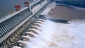 雲峰飛彈、三峽大壩、炸毀、潰壩。（組圖／翻攝自微博、資料照）