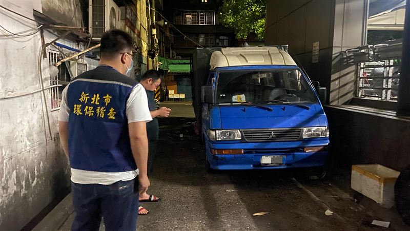 罰不怕！惡質業者垃圾棄置新北街頭