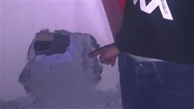  小偷花3天鑽牆　14台手機密室遭竊（圖／翻攝自看看新聞）