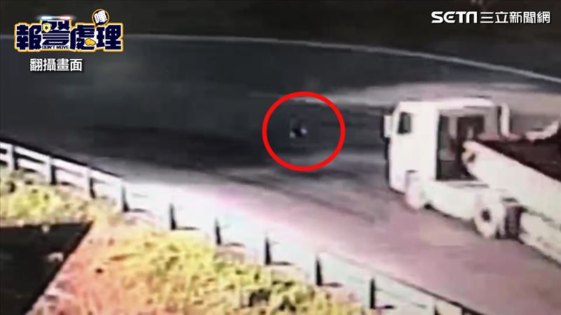 蘇花過彎撞上違規砂石車　騎士命危