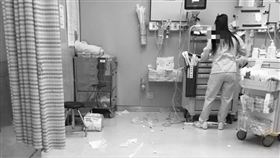 急診室暴力 醉男揮4拳攻擊消防員（圖／翻攝畫面）