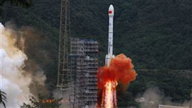 北斗三號最後一顆衛星發射成功  實現全球覆蓋中國西昌衛星發射中心23日成功發射北斗三號衛星導航系統最後一顆全球組網衛星（圖），成為繼美國之後，第二個擁有全球衛星定位系統的國家。（中新社提供）中央社  109年6月23日