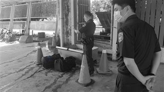 是誰殺他丟愛河？袋中藏「沉屍」暗器