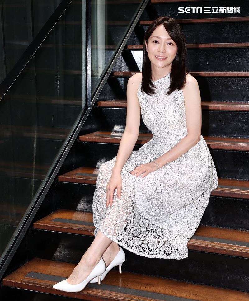 美女主廚Joanna劉韋彤開餐廳壓力大臉爛！美女主廚Joanna血尿顏面神經失調。（記者邱榮吉/攝影）