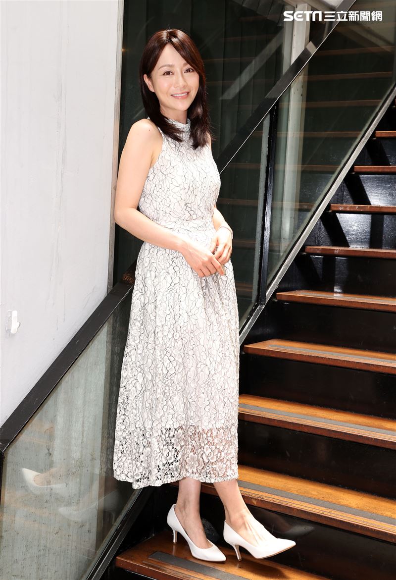 美女主廚Joanna劉韋彤開餐廳壓力大臉爛！美女主廚Joanna血尿顏面神經失調。（記者邱榮吉/攝影）