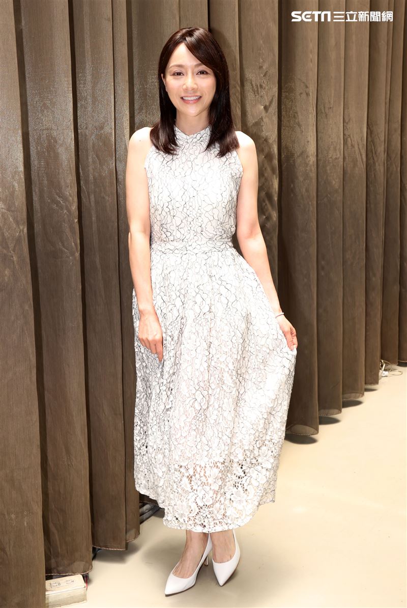 美女主廚Joanna劉韋彤開餐廳壓力大臉爛！美女主廚Joanna血尿顏面神經失調。（記者邱榮吉/攝影）