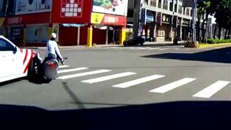 網傳「紅斑馬」肇逃？警：機車自摔