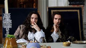 波旁王朝(圖/翻攝自法國電視劇《凡爾賽》)