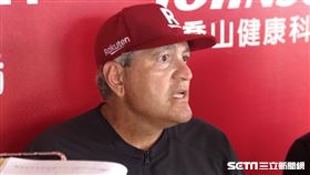 ▲樂天桃猿投手教練席格諾（Thomas Signore）。（圖／記者黃泓哲攝影）