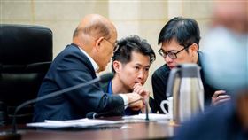 行政院發言人丁怡銘，行政院長蘇貞昌（圖／丁怡銘提供）